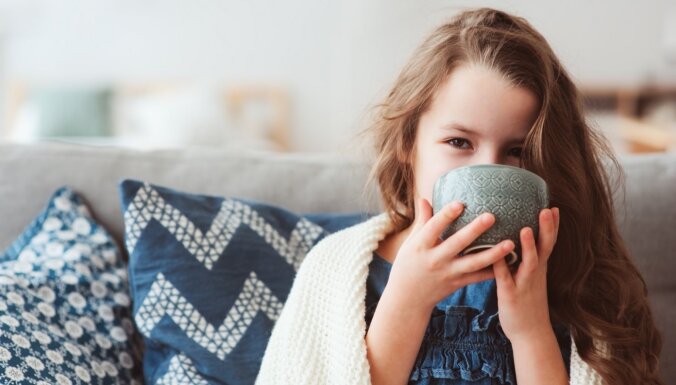Tējas bērna uzturā: vai un kādas dzert?