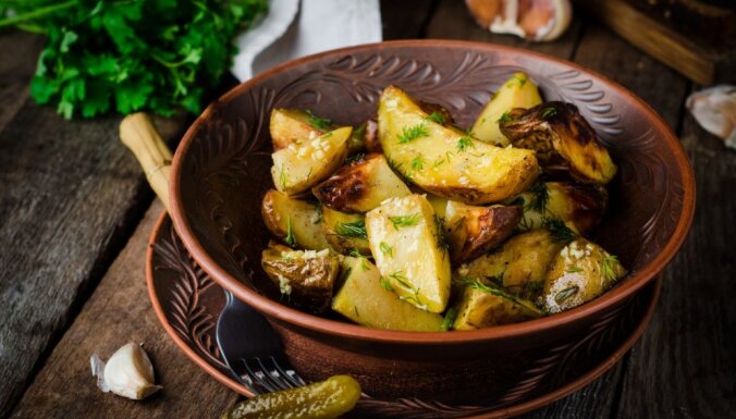 Lai gatavo cepeškrāsns! 12 kārdinošas receptes ceptiem kartupeļiem