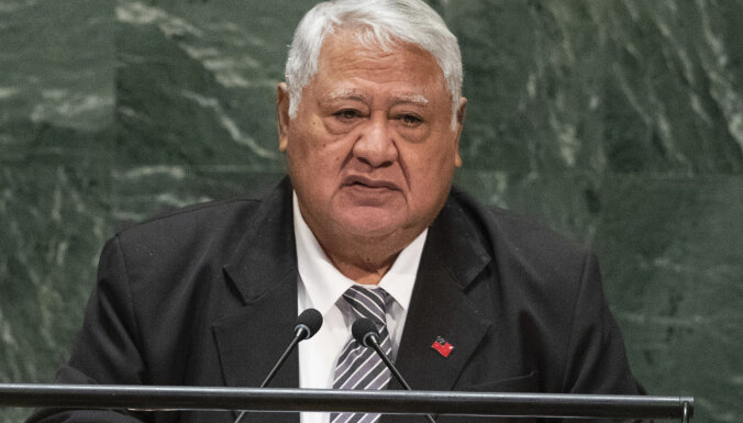 Samoa ekspremjers apsūdz Jaunzēlandes premjerministri par mēģinājumu viņu aizstāt ar sievieti