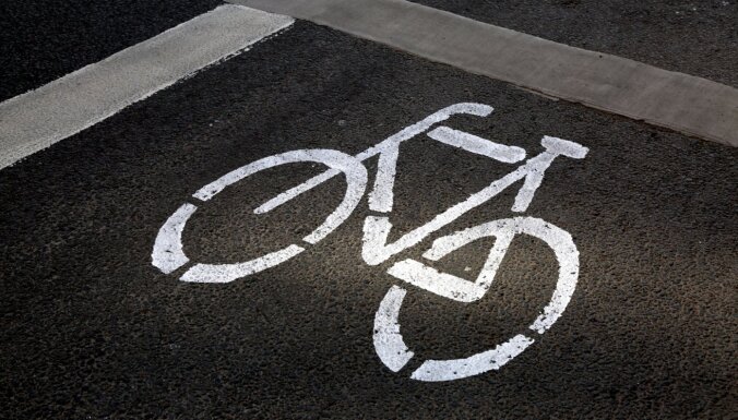 Собирают подписи за строительство велосипедной дорожки Саласпилс-Рига.