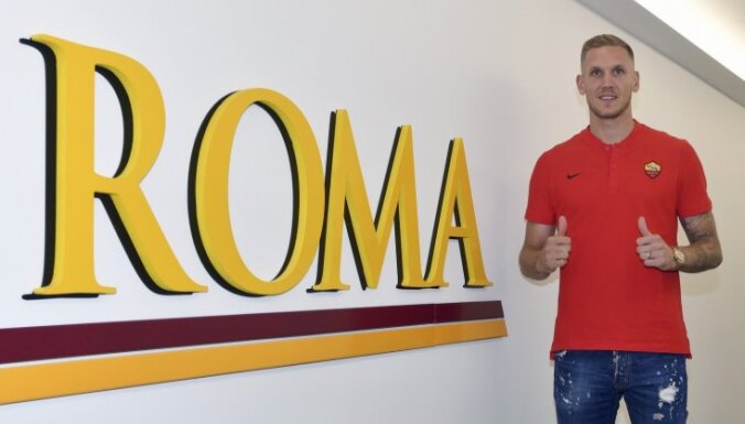 Zviedrijas izlases vārtsarga Olsena pāreja uz 'AS Roma' negaidīti aplaimo astotās līgas futbola klubu