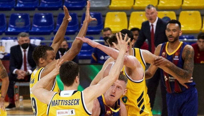 Šmita pieci punkti palīdz 'Barcelona' nodrošināt mājas priekšrocības 'play-off'