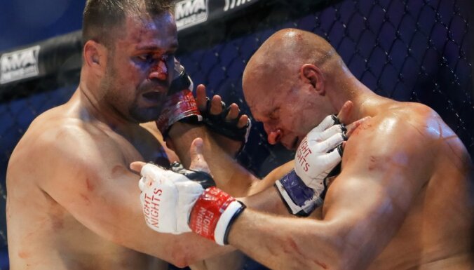 Emelianenko (Russia) and Fabio Maldonado (Brazil)