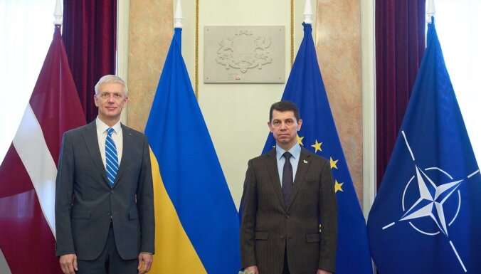 Latvija atbalsta un atbalstīs Ukrainu cīņā pret Putina režīmu, uzsver Kariņš