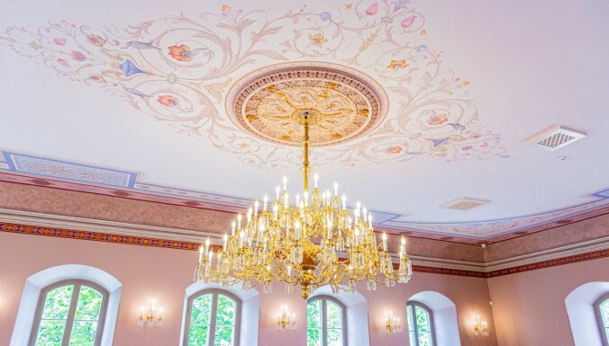 ФОТО. Красота невероятная: В Крустпилсском замке отреставрировали Большой зал