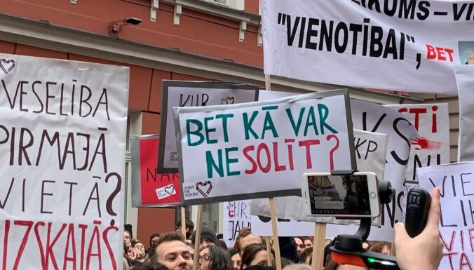 Mediķi atkal protestēs un rosinās tautas nobalsošanu par Saeimas atsaukšanu