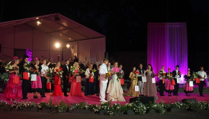 Foto: Krāšņi izskan Operetes festivāla Galā koncerts