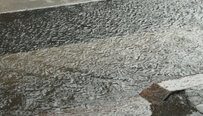 Юго-западу Англии угрожает наводнение из-за ливней