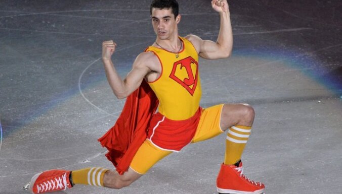 Foto: Supermens, kas nelido, bet slido
