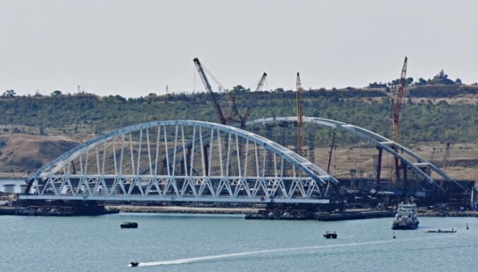 ЕС ввел санкции против участников строительства Крымского моста