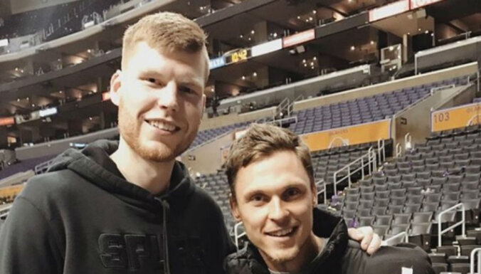 ФОТО: Два выдающихся латвийских спортсмена повстречались в Лос-Анджелесе