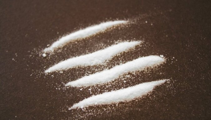 Amsterdamas lidostā aizturēti 300 kilogrami kokaīna