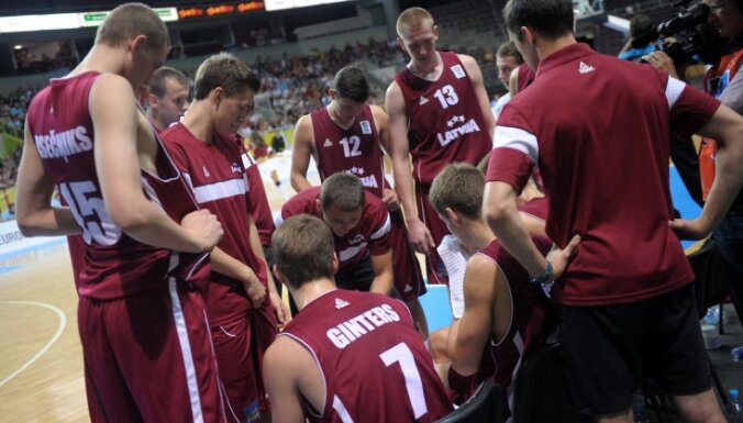 Баскетболисты Латвии уступили хорватам в полуфинале ЧЕ