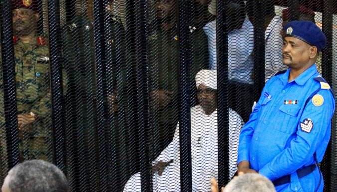 Sudānā sākas tiesas prāva pret gāzto valsts prezidentu Baširu