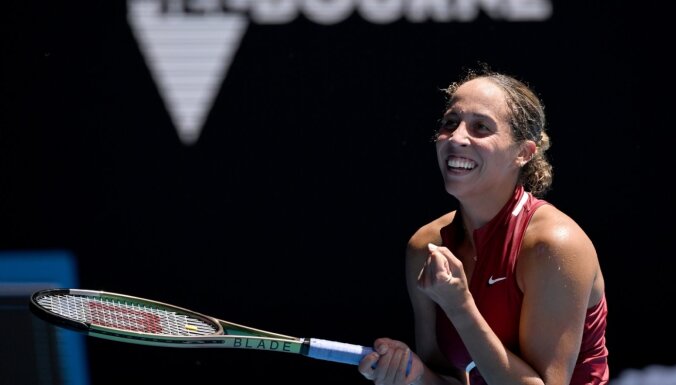 'Australian Open': Neizsētā Kīsa un ranga līdere Bārtija sasniedz pusfinālu