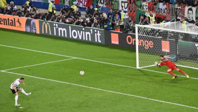 Germany Toni Kroos vs Italy keeper Gianluigi Buffon