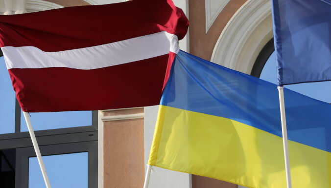 Saeima vienbalsīgi atbalsta ES kandidātvalsts statusa piešķiršanu Ukrainai