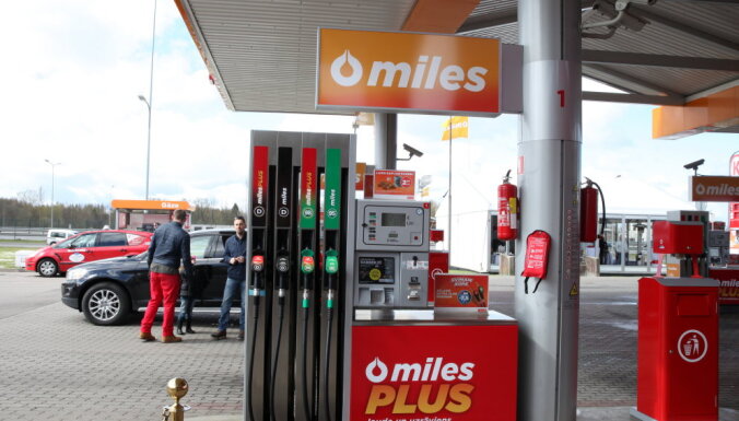 Цены на бензин в Риге и Таллине не изменились, в Вильнюсе - колебания