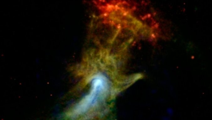 NASA teleskops kosmosā atklāj 'dieva roku'