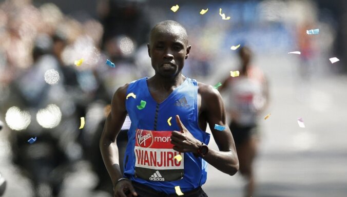 2017. gada Londonas maratona uzvarētājs atstādināts no sacensībām par dopinga lietošanu