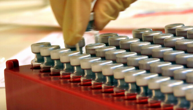 Четыре страны ЕС заключили договор на приобретение вакцины от коронавируса