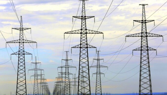 Eiropas valstīs elektroenerģijas cena šogad kāpusi par 20-40%