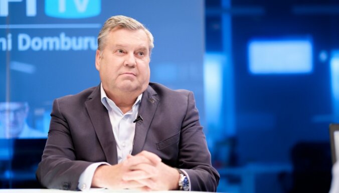 Личные переговоры Урбановича попали в трансляцию заседания комиссии Сейма: политик грубо говорил о Вилксе