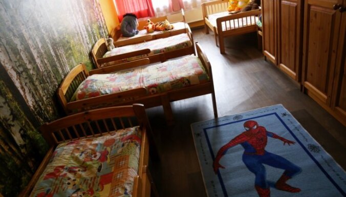 В латвийских детдомах остается меньше тысячи детей