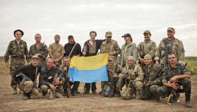 'Delfi' Ukrainā: Ar baltkrievu pasi un sapņiem par Tallinu Donbasa frontē