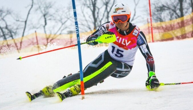 Latvijas kalnu slēpošanas kausa pirmajā dienā uzvar Kristaps Zvejnieks un Evelīna Gasūna