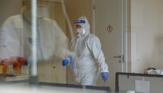 Lietuvā ar koronavīrusu inficējušies vēl 589 cilvēki; 13 miruši