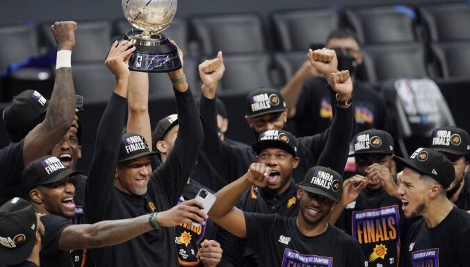 Fīniksas 'Suns' pēc 28 gadu pārtraukuma iekļūst NBA finālā