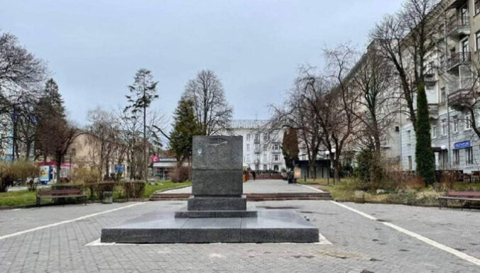 В украинском Тернополе демонтировали памятник Пушкину