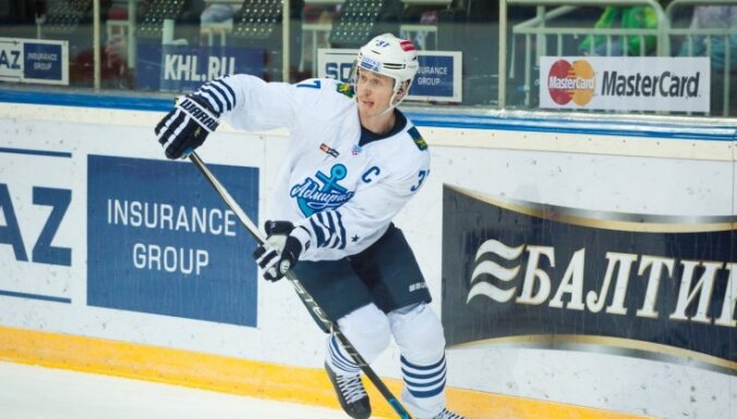 Latvijas hokeja aizsargu duelī Bārtulis un 'Admiral' uzvar 'Red Star' ar Kuldu