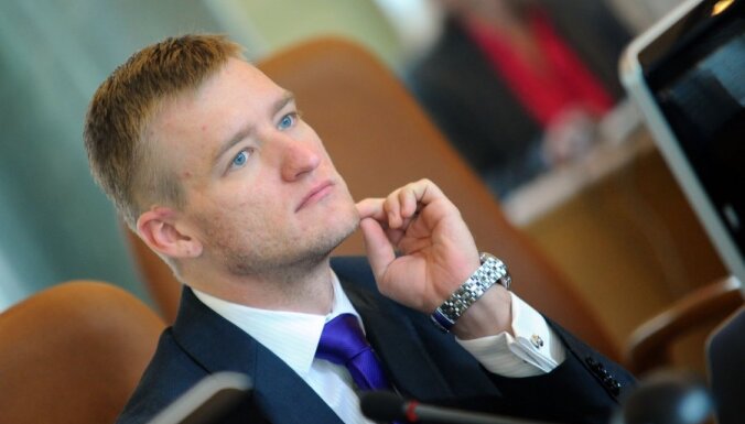 Sprūdžam 'pie sirds ķērušies' deputātu spriedelējumi par erotisko žurnālu aplikšanu ar nodokli