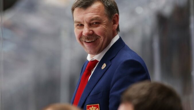 ВИДЕО: Олег Знарок после матча высмеивает главного тренера сборной Латвии Боба Хартли
