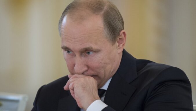 Putins varētu upurēt Donbasa kaujiniekus, lai saglabātu Krimu, pieļauj ASV laikraksts