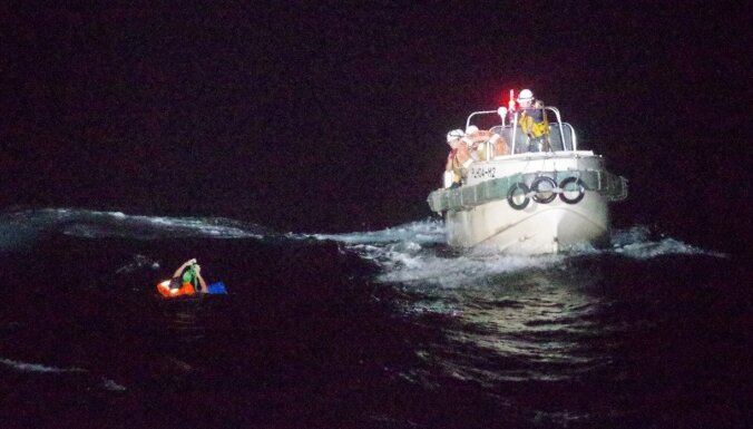 Спасатели в Японии нашли ребенка с затонувшего круизного судна