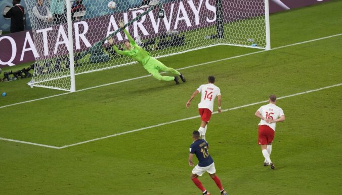 ЧМ-2022: Дубль Мбаппе помог Франции обыграть Польшу и выйти в четвертьфинал