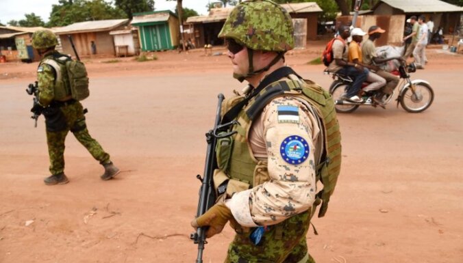 Latvijas karavīri Centrālāfrikas Republikā tiešos uzdevumus vēl nepilda