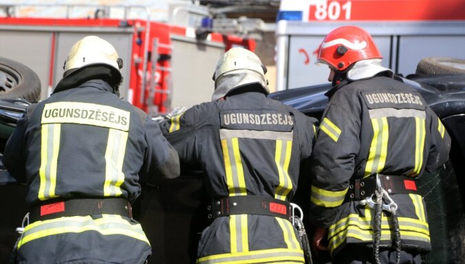 В результате пожара в Елгаве погиб человек