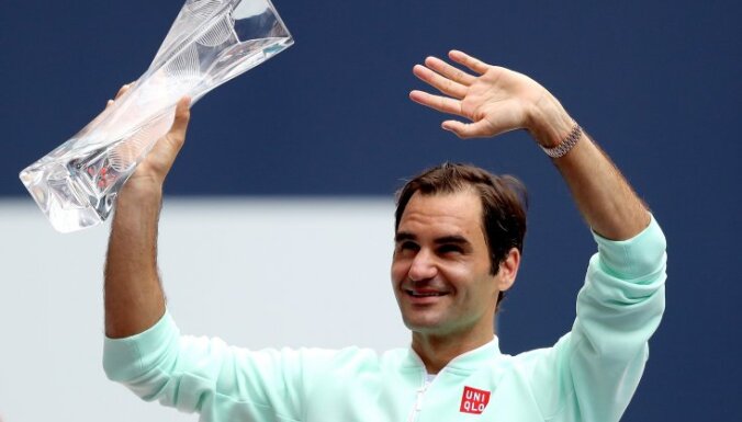 Федерер выиграл битву чемпионов Майами и подтянулся к рекорду великого Коннорса