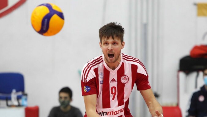 Volejbolisti ārzemēs: Egleskalns divās uzvarās Grieķijā sakrāj pa 25 punktiem