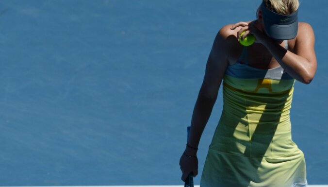 Шарапова терпит второе поражение кряду на итоговом турнире WTA