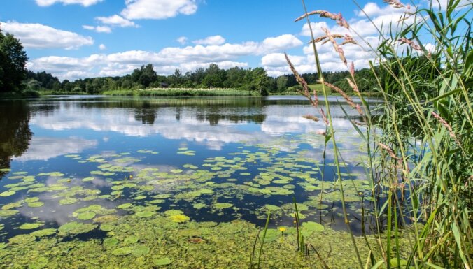 ФОТО. Единственная в Латвии: укрепленная усадьба Шлокенбека и овеянный легендами мельничный пруд