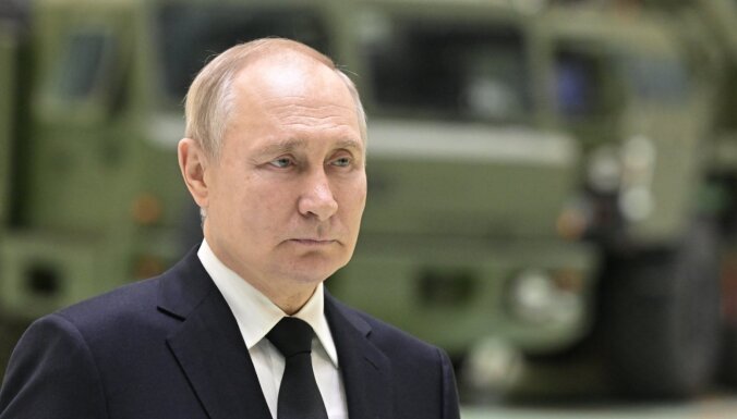 Putins vilcinās un mēģina izvairīties no riska, secina ISW