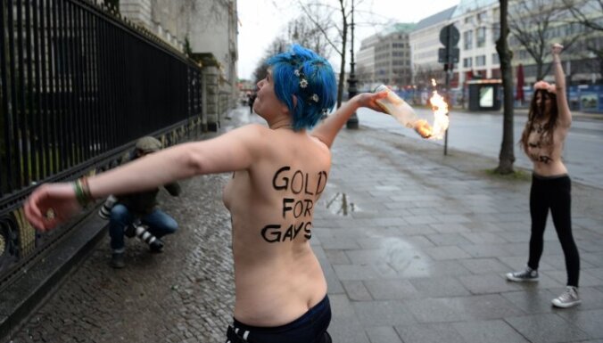 FEMEN против Олимпиады в Сочи: требуют золото для геев