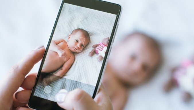 Kas jāņem vērā pirms bērna fotogrāfijas publicēšanas sociālajos tīklos? Skaidro eksperte