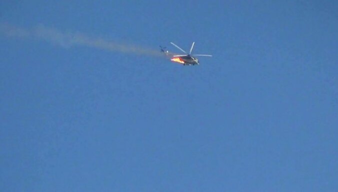 Virs Damaskas notriekts armijas helikopters