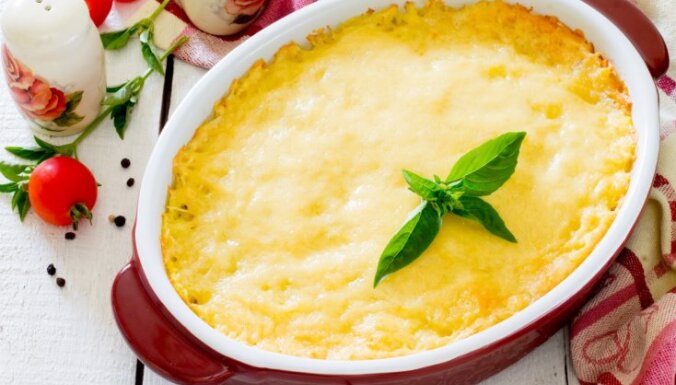 Vēl vairāk siera! 28 pikanti maigas un kūstoši kraukšķīgas idejas, kā ēdienkartē iekļaut sieru